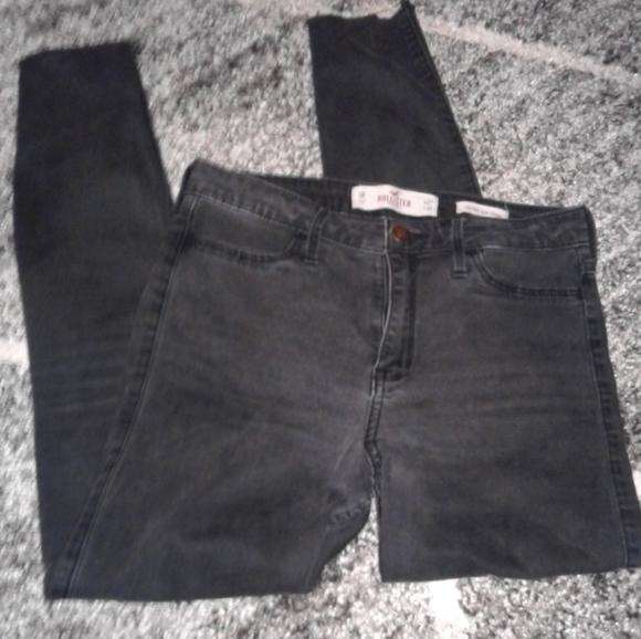 Black Hollister Skinny Jeans - Picture 2 of 3